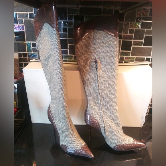 Stella McCartney NEW boots with original box in size 38